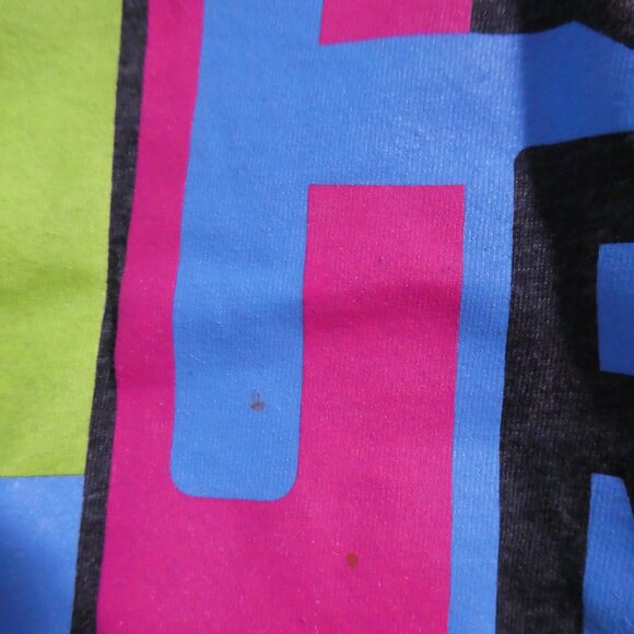 ME TO WE STYLE | small | Graphic Charcoal V-Neck Tee / T-Shirt | Made In Canada - Picture 14 of 14